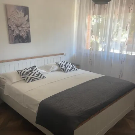 アパート Casa Di Paolo カストロカーロ・テルメ